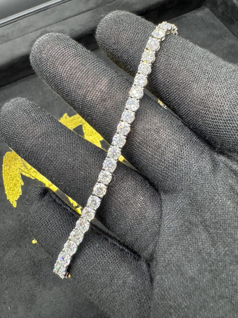 9ct white gold tennis bracelet by NTB Jewellers