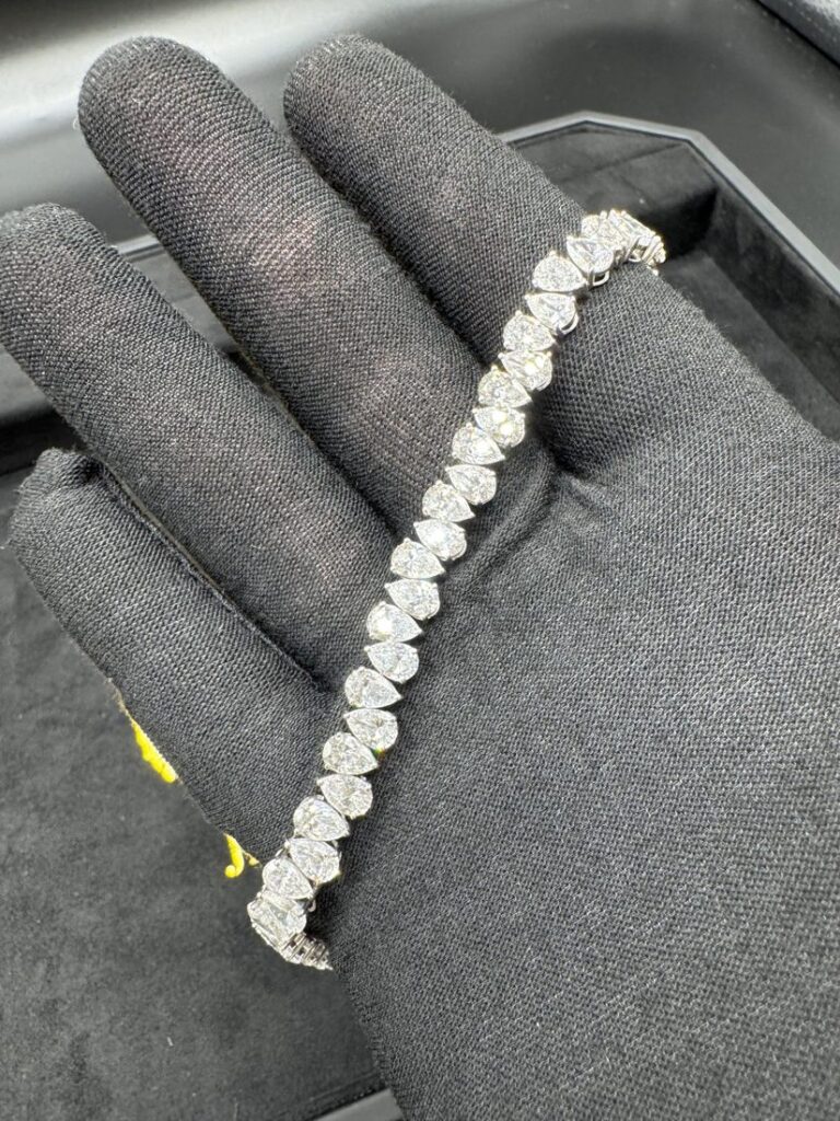 9ct White Gold Pear Shape Tennis Bracelet (40 pointer), view 2