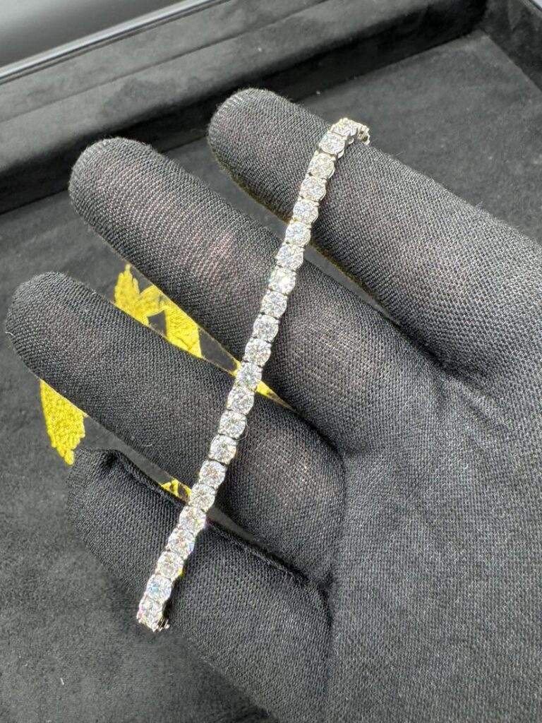 9ct White Gold Tennis Bracelet (30 pointer)