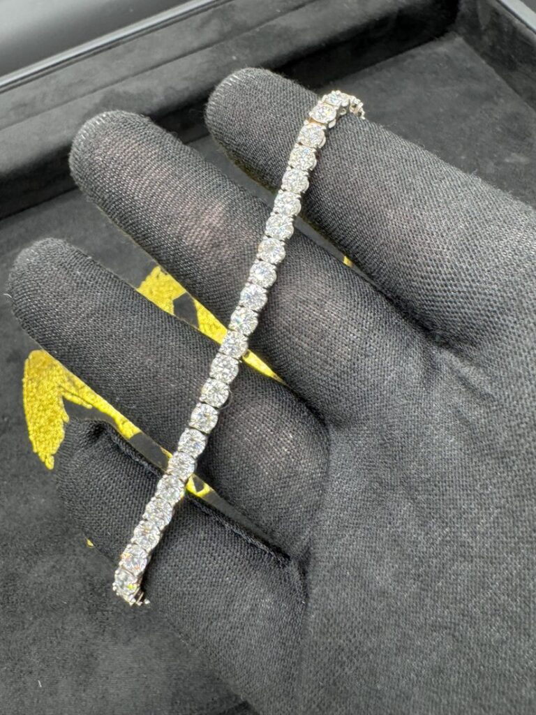 9ct White Gold Tennis Bracelet (30 pointer), view 2